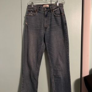 Abercrombie Ultra High Rise Ankle Straight